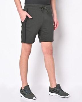 shorts with elasticated drawstring waist