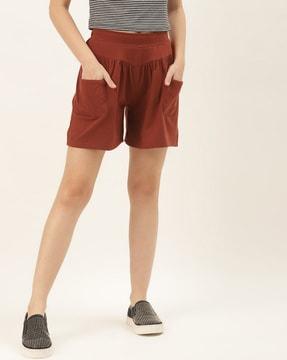 shorts with elasticated waistband