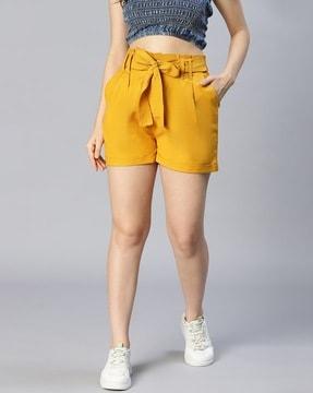 shorts with fabric belt