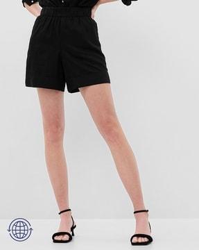 shorts with insert pockets