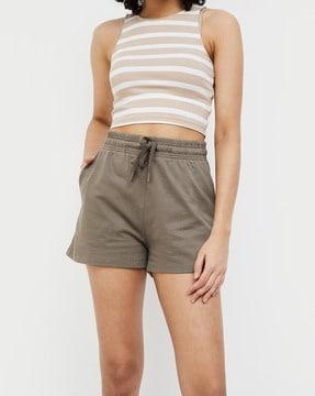 shorts with insert pockets