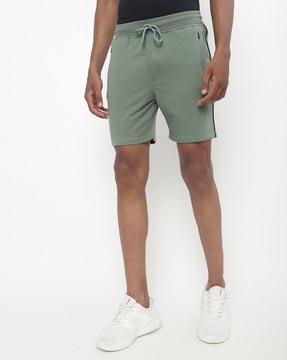 shorts with insert zip pockets