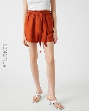 shorts with waist tie-up