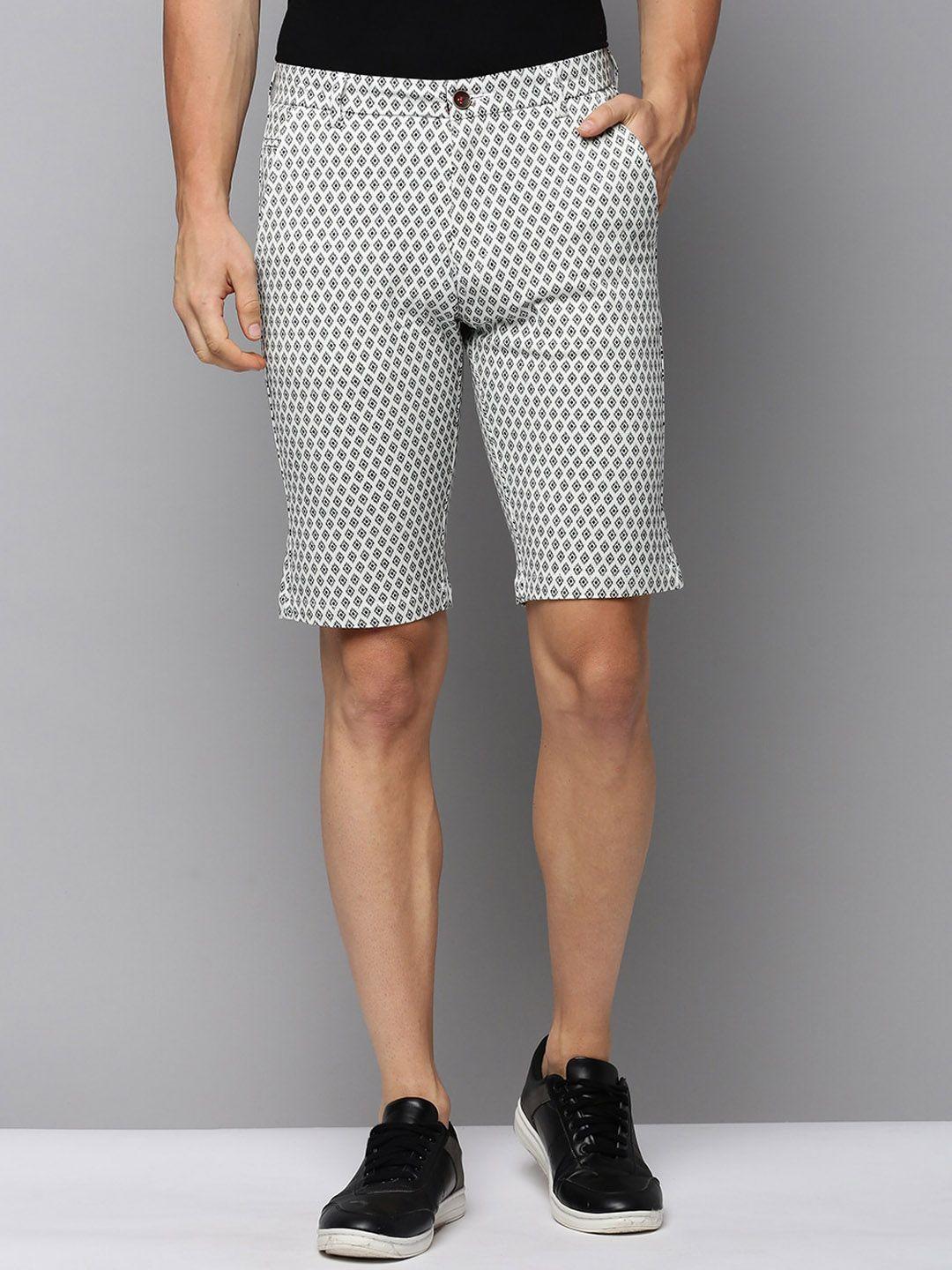 showoff men regular fit printed cotton shorts