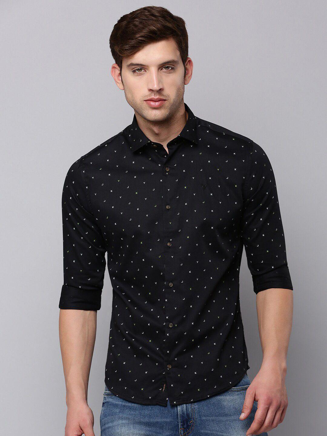 showoff men solid spread collar printed casual cotton shirt