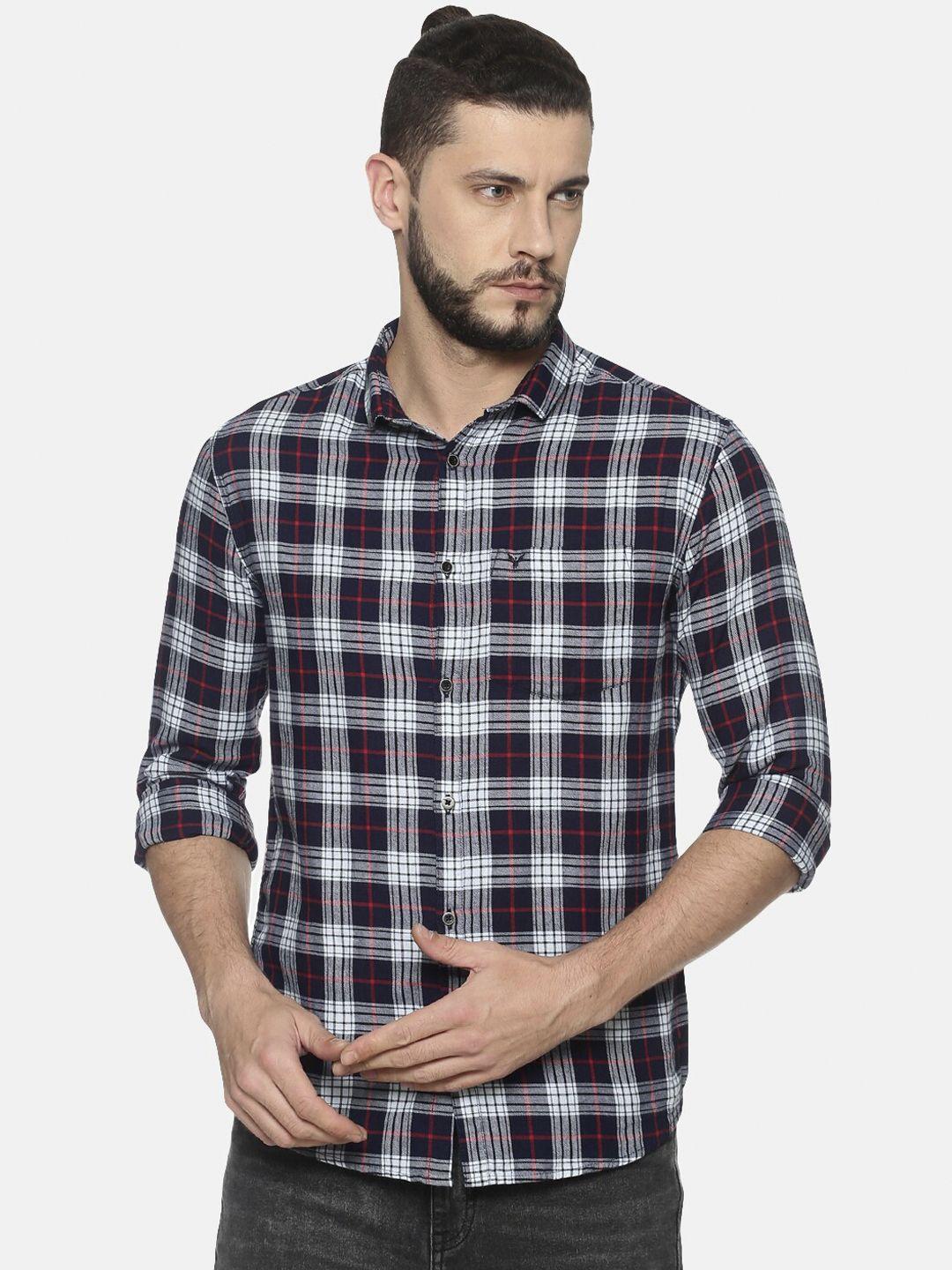showoff men blue & white slim fit checked casual shirt