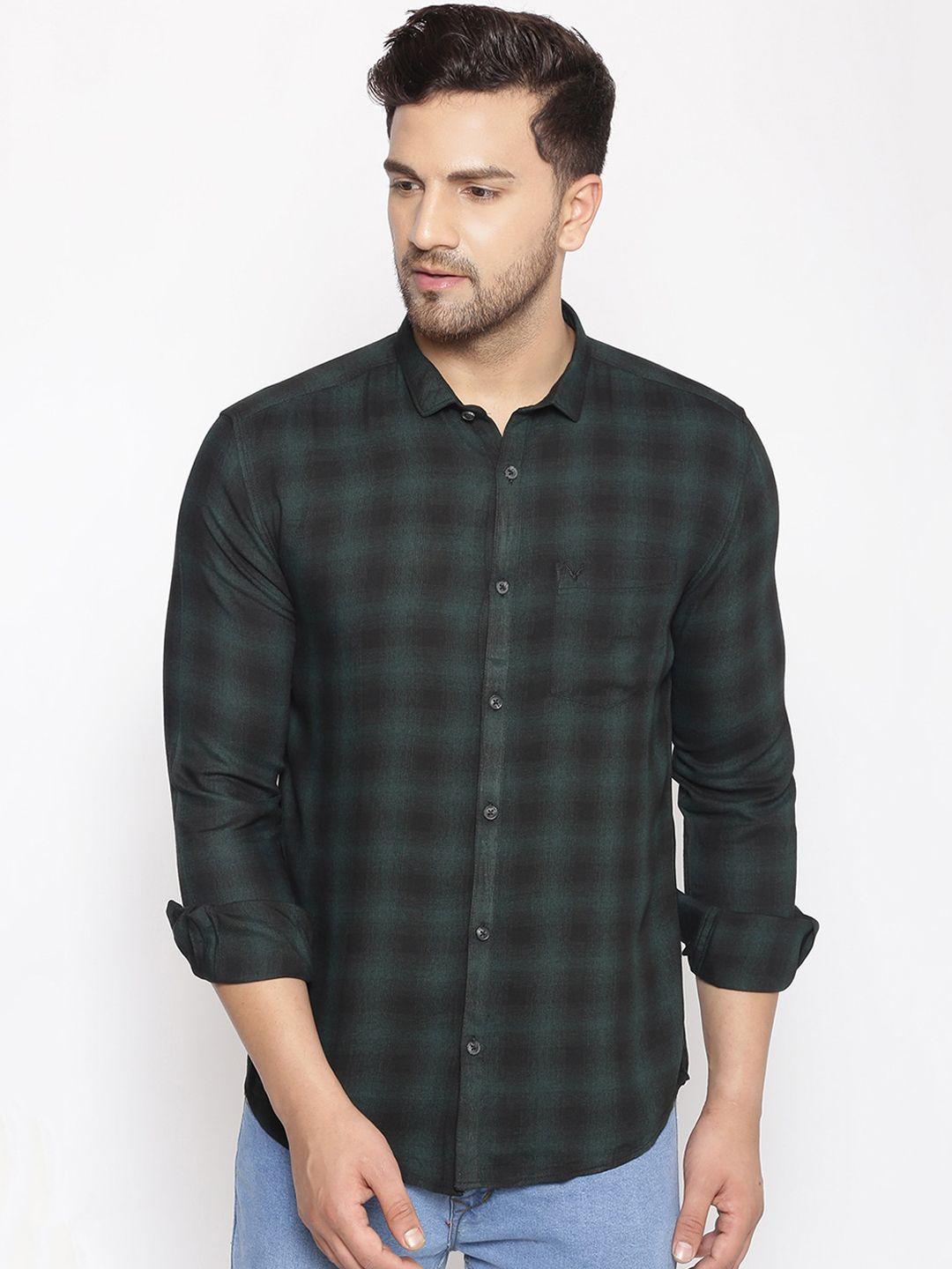 showoff men green & black cotton classic slim fit checked casual shirt