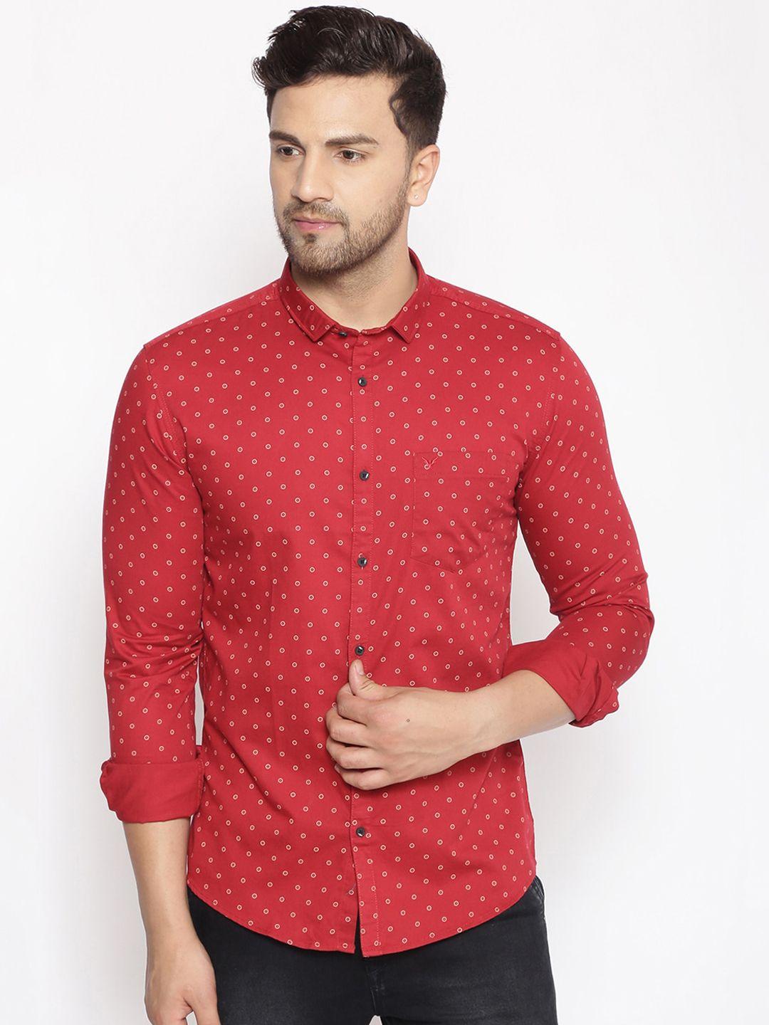 showoff men red & white cotton classic slim fit printed casual shirt