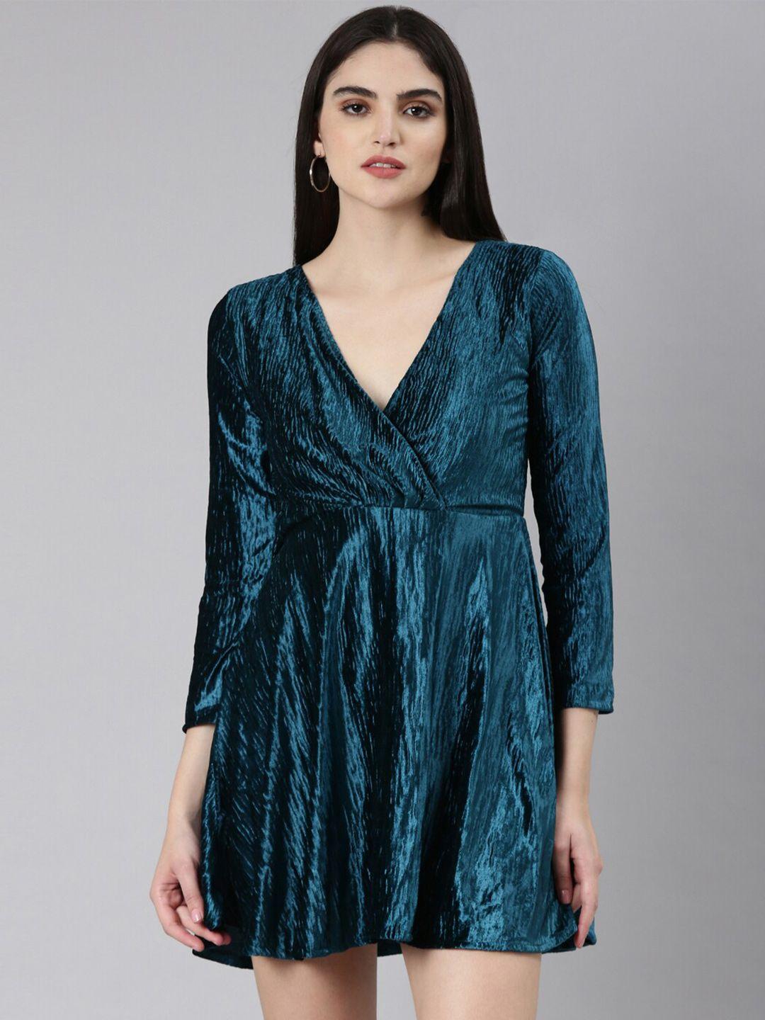 showoff v-neck puff sleeve velvet dress