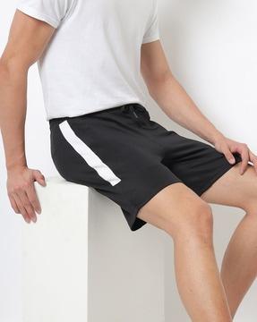 side striped shorts with drawstring fastening