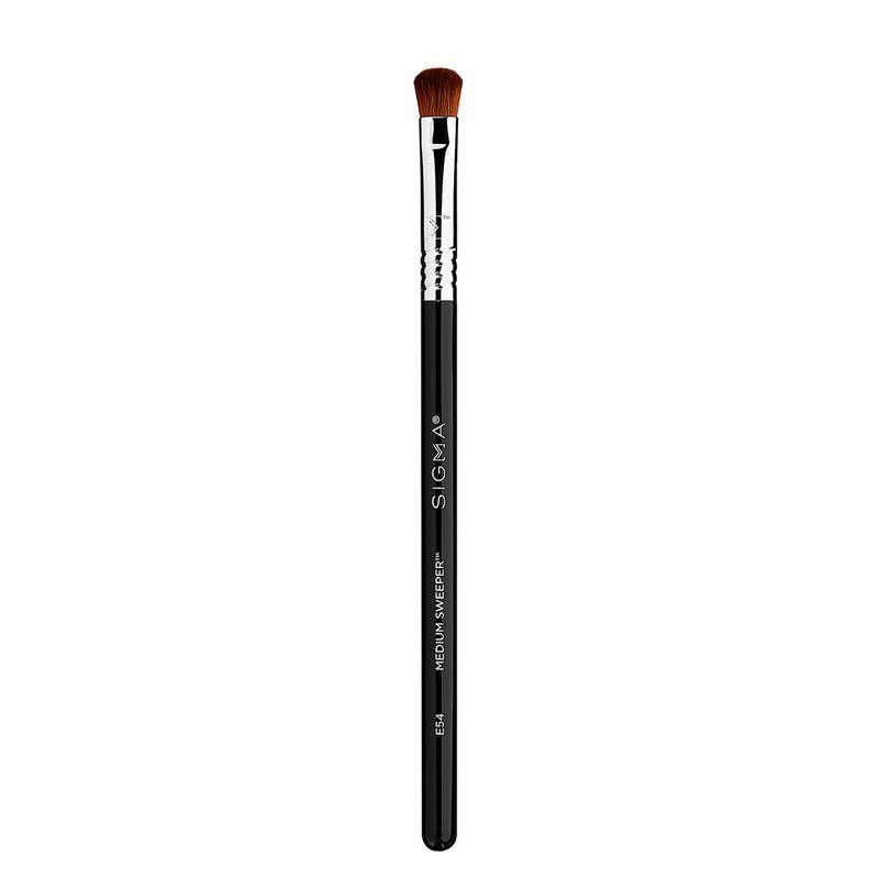 sigma beauty medium sweeper brush - e54