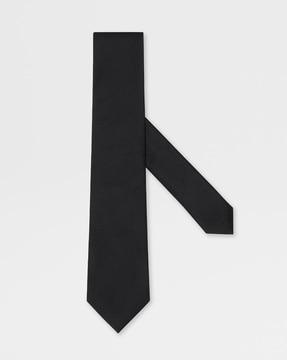 silk tie with blade tip