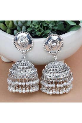 silver earings with jhumka and pearls
