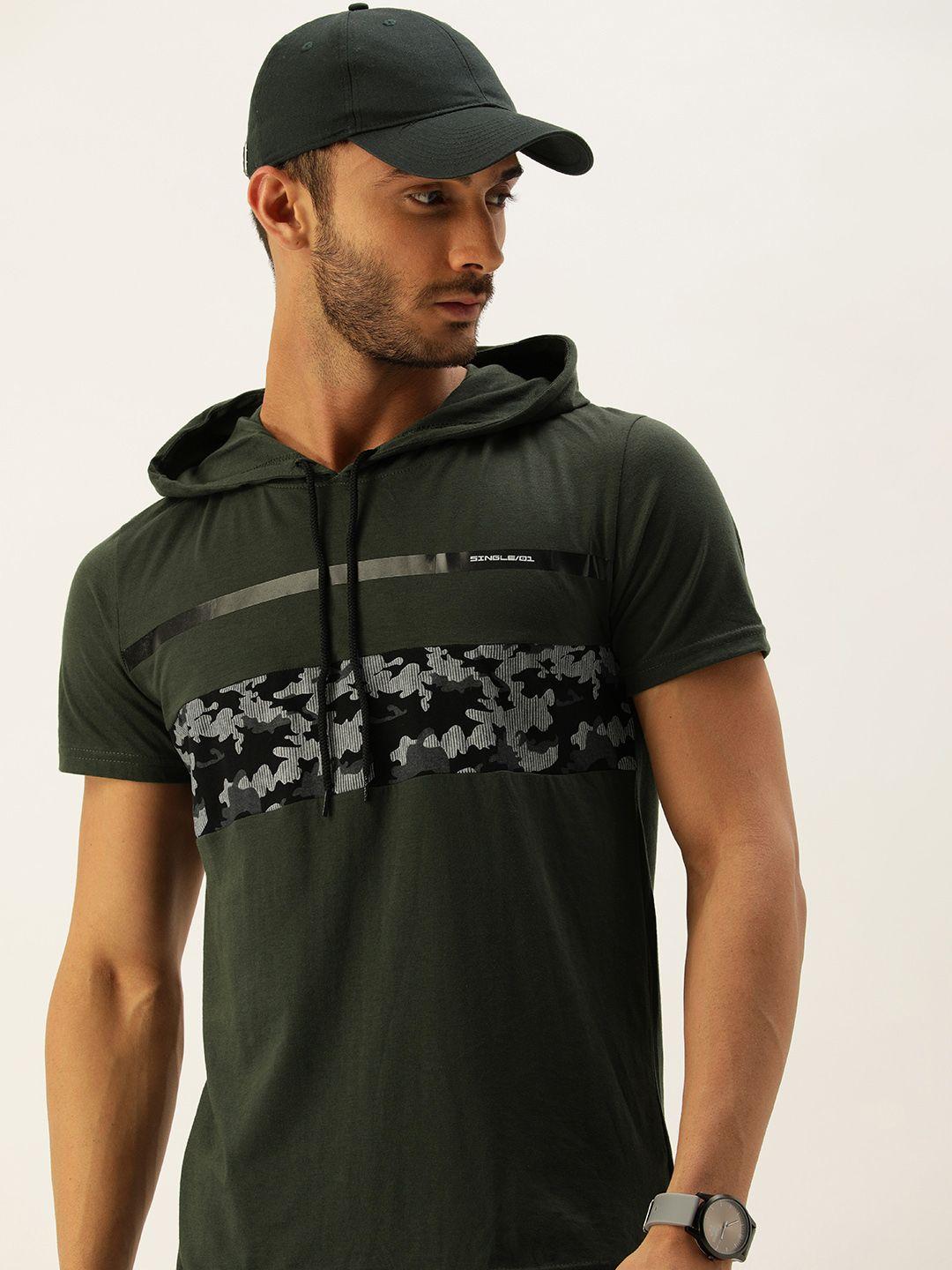 single men olive green & black camouflage printed slim fit t-shirt