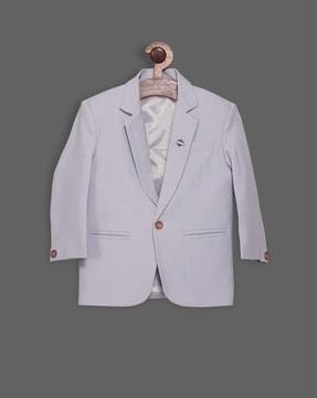 single-breasted blazer with button closure