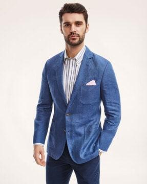 single-breasted blazer with notched lapel