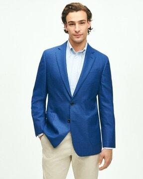 single breasted blazer with notched lapel