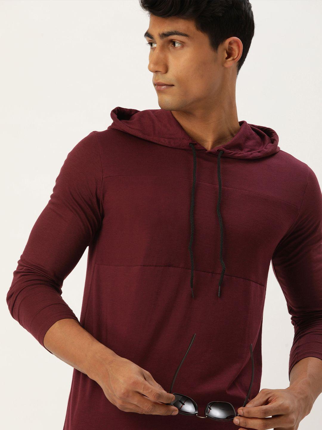 single men maroon solid hooded slim fit t-shirt