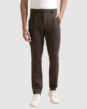 single-pleat straight fit chinos