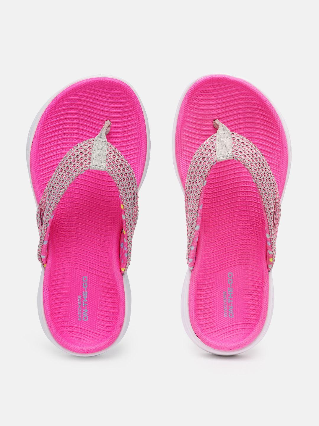 skechers girls textured self design on the go 600 power strides thong flip flops