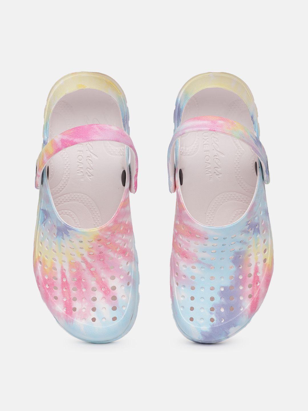 skechers women multicoloured printed footsteps - peace out clogs