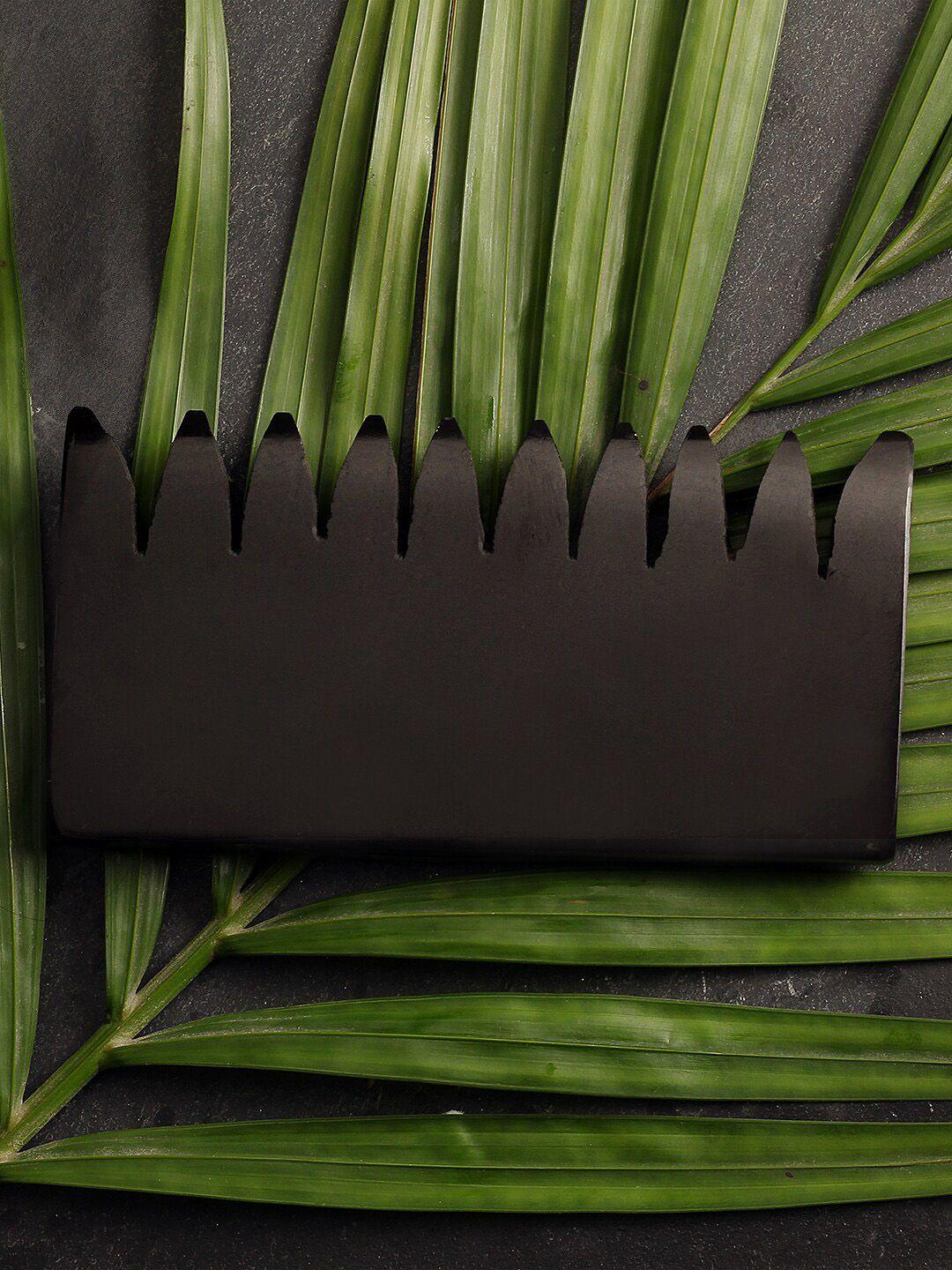 skinduzed jade gua sha comb ( black obsedian )