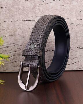 skinny belt with stitch closure