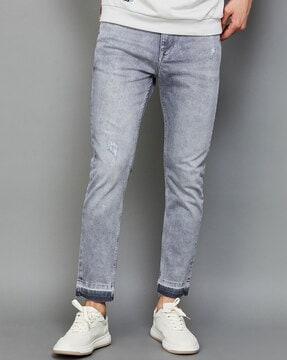 skinny fit jeans with 5-pocket styling
