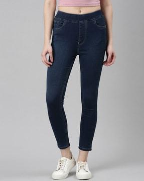 skinny fit jeans with 5-pocket styling