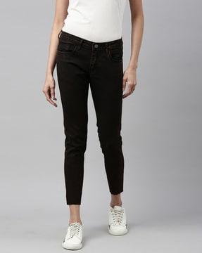 skinny jeans with 5-pocket styling