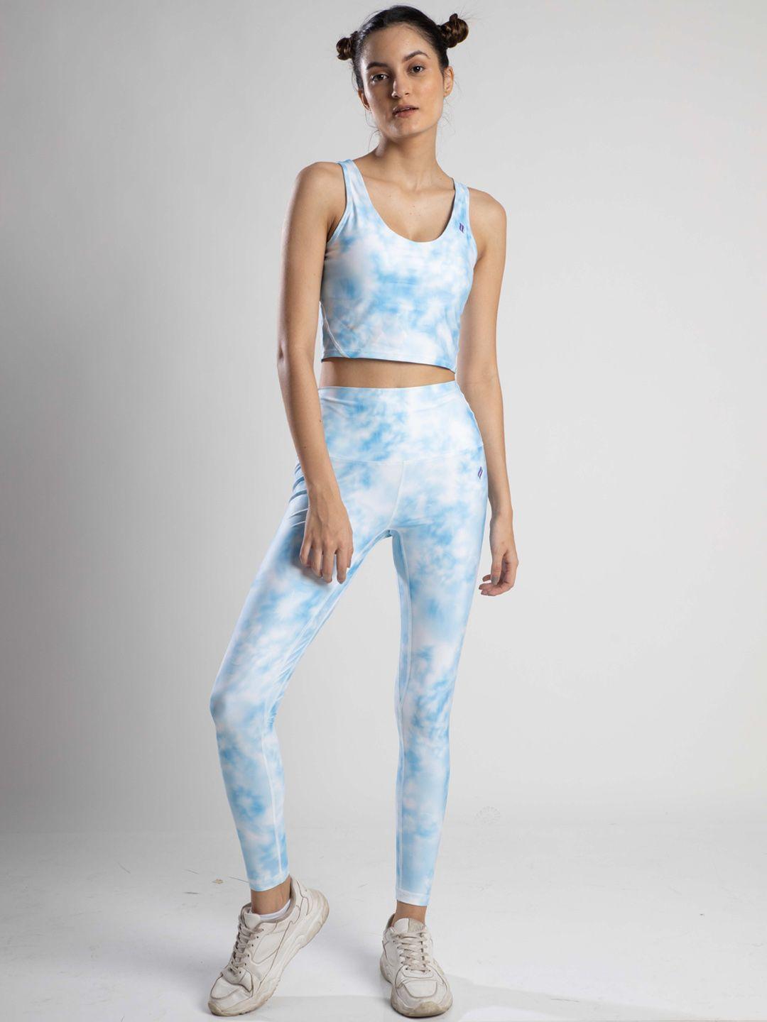 sknz women blue tie-dye printed antimicrobial tights