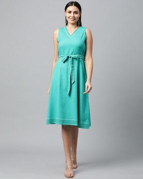 sleeveless a-line dress with waist tie up