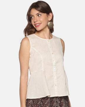 sleeveless button-down top