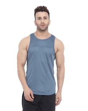 sleeveless crew-neck t-shirt