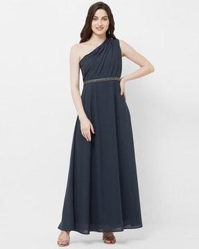 sleeveless gown dress