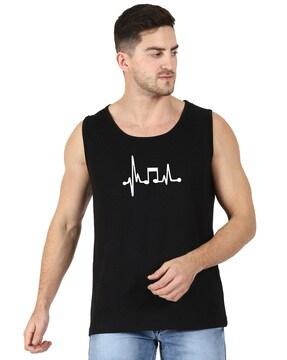 sleeveless graphic print t-shirt