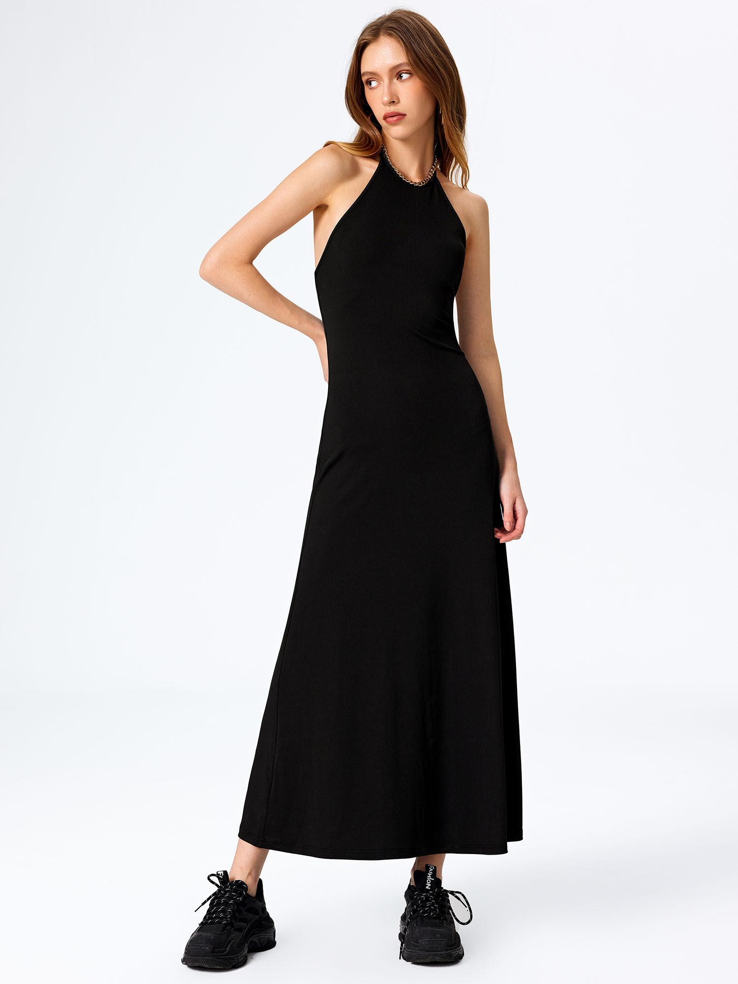 sleeveless halter neckline maxi dress