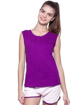 sleeveless henley t-shirt