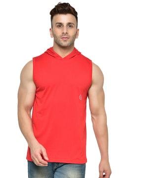 sleeveless hooded t-shirt