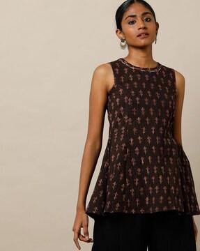 sleeveless round-neck printed tunic