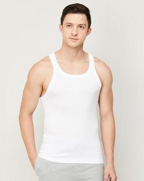 sleeveless round-neck vest