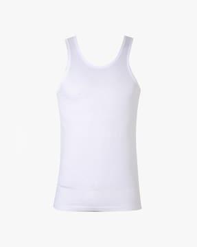 sleeveless scoop-neck vest