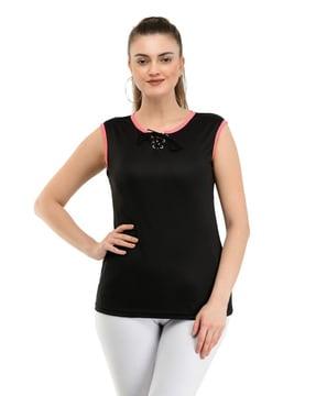 sleeveless top with tie-up