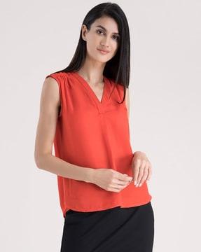 sleeveless v-neck top