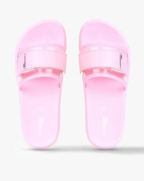 slides with velcro fastening