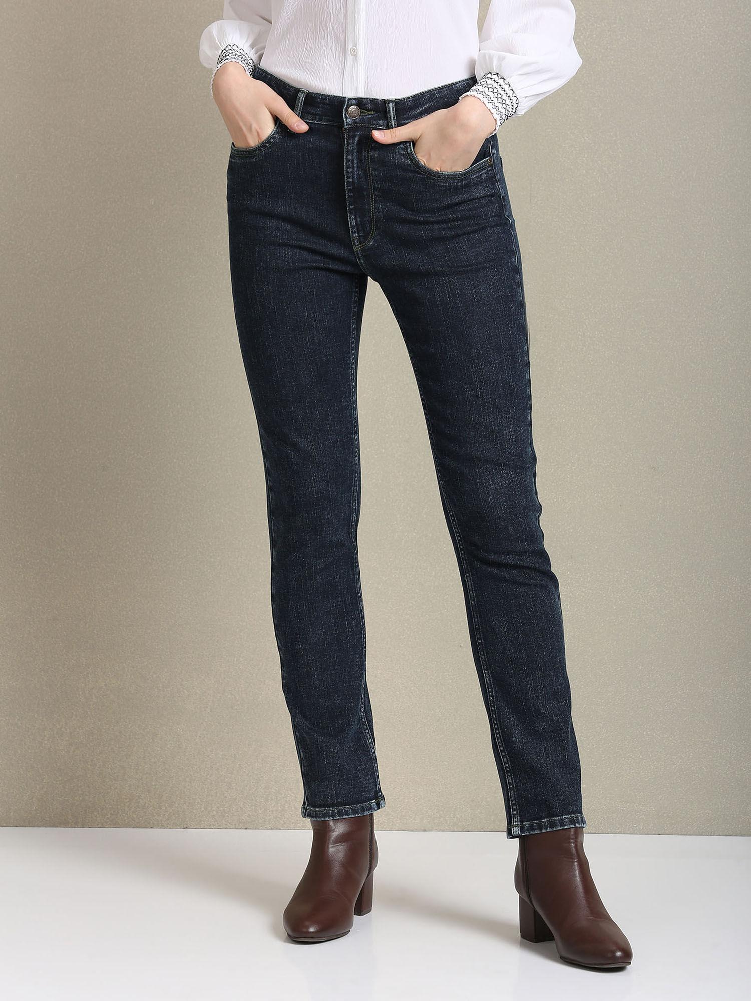 slim fit blue jean