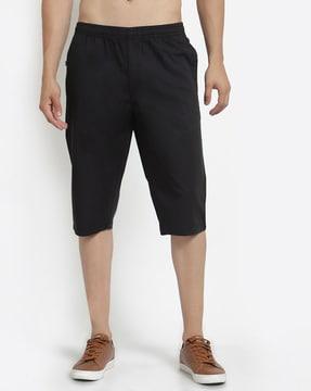 slim-fit cargo shorts with elasticated waistband