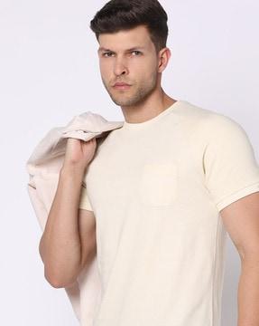 slim fit crew-neck t-shirt with patch pocket