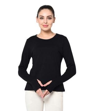 slim fit crew-neck t-shirt with thumb-hole sleeves