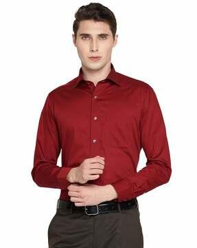 slim fit cutaway-collar shirt